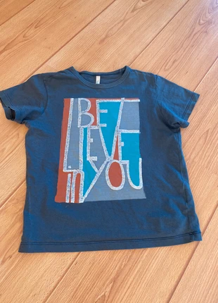 Leuk t-shirt van Benneton, marque: United Colors of Benetton, état: Très bon état, taille: 8 ans / 128 cm, 2,50 €, 3,33 € Protection acheteurs incluse