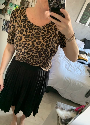 T-shirt léger léopard h&m 40, brand: H&M, condition: Good, size: L / 40 / 12, €6.00, €7.00 includes Buyer Protection