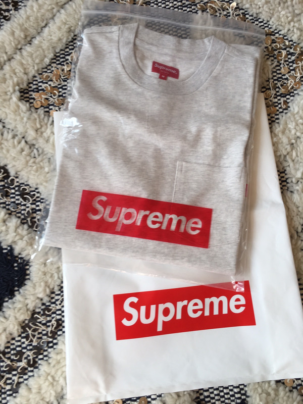 T shirt supreme neuf original