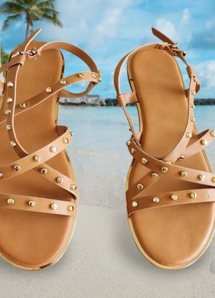 Sandales-  Nu-pieds à brides fines
/ P 39, marke: Chicmuse, zustand: Neu, größe: 39, 25,99 €, 27,99 € inklusive Vinted-Käuferschutz