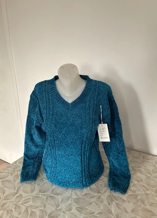 Pull d’hiver col V bleu, marque: Fashion Style, état: Neuf avec étiquette, taille: M / 38 / 10, 11,00 €, 12,25 € Protection acheteurs incluse