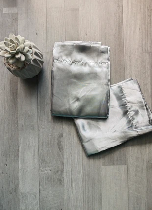 🌙 Paire de taies d’oreiller en satin 💖 Beauté des boucles, douceur & protection anti-frisottis, merk: Boutique indépendante, staat: Nieuw met prijskaartje, maat: 65 x 65 cm, € 24,00, € 25,90 inclusief Kopersbescherming