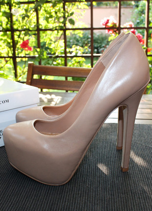 Steve madden store dejavu heels