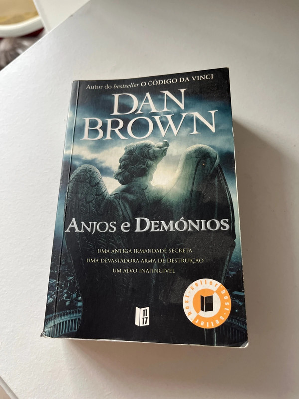 livro anjos e demónios - dan brown 1