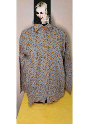 Simpatica camicetta in flanella anni '80 con simboli, marca: Vintage Dressing, estado: Muito bom, tamanho: M, €2.00, €2.80 inclui Proteção do Comprador