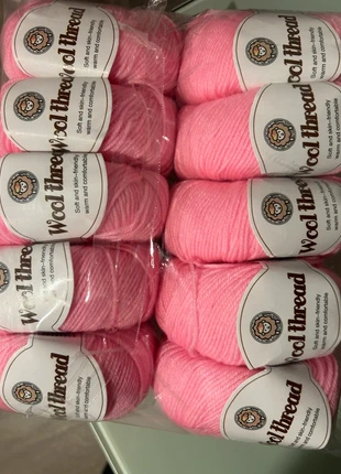 Lot de laine, brand: LAINE, condizioni: Nuovo con cartellino, €17.00, €18.55 include la Protezione acquisti