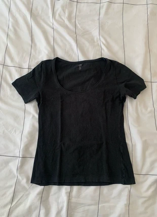Haut manches courtes noir col rond décolleté taille M H&M, brand: H&M, condition: Very good, size: M / 38 / 10, €1.00, €1.75 includes Buyer Protection