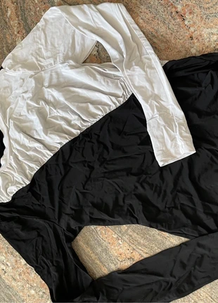 Zu verkaufen: Schwarz-Weiß-Oberteil mit Stil, merk: Sonstiges, staat: Heel goed, maat: XS / 34 / 6, € 5,00, € 5,95 inclusief Kopersbescherming