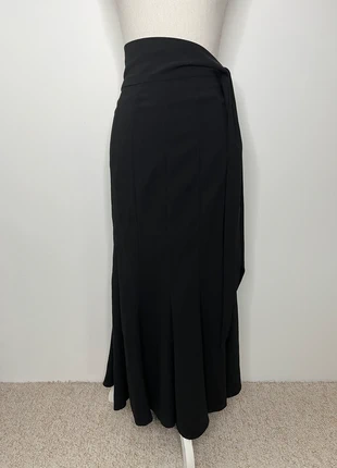 Jupe longue noire évasée en bas à nouer à la taille Y2k, marca: y2k, estado: Muito bom, tamanho: S / 36 / 8, €15.00, €16.45 inclui Proteção do Comprador Pro