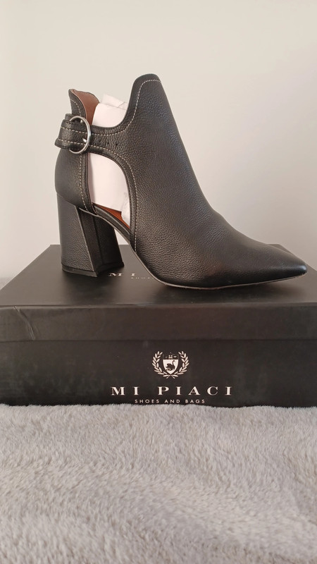 Mi piaci sale ankle boots