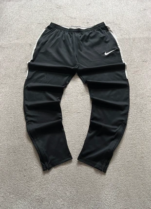 Nike Track Pant Jogger Streetwear Swoosh Embroidered Logo Black White, marque: Nike, état: Très bon état, taille: S, 21,90 €, 23,70 € Protection acheteurs incluse