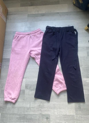 Lot de 2 pantalons 7 ans, marque: De, état: Bon état, taille: 7 ans / 122 cm, 3,00 €, 3,85 € Protection acheteurs incluse