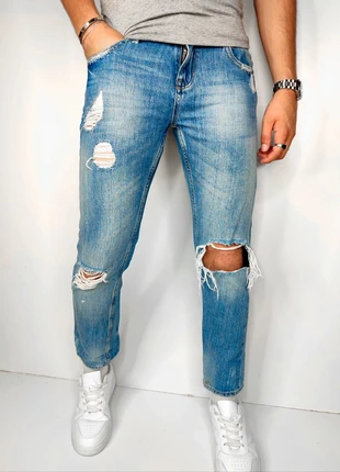 Jean Droit bleu clair troué Zara T.XS, marque: Zara, état: Très bon état, taille: XS, 12,00 €, 13,30 € Protection acheteurs (Pro) incluse