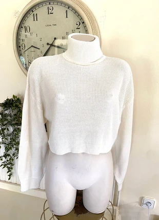 Cropped wintertrui van merk Divided, maat medium, merk: H&M Divided, staat: Heel goed, maat: M / 38 / 10, € 12,00, € 13,30 inclusief Kopersbescherming