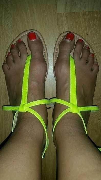 Sandales jaune neuves 1