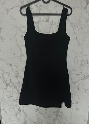 Juoda suknelė, brand: Shein, condizioni: Nuovo senza cartellino, taglia: S / IT 40 / EU 36, €3.00, €3.85 include la Protezione acquisti