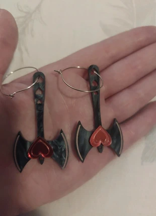 Sweet heart axe earrings., merk: Alternative, staat: Nieuw zonder prijskaartje, € 3,50, € 4,38 inclusief Kopersbescherming