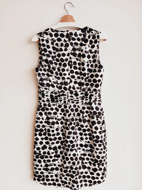 Wit zwart bollen licht glanzende stof kleedje boven knie h m maat 40 Vinted
