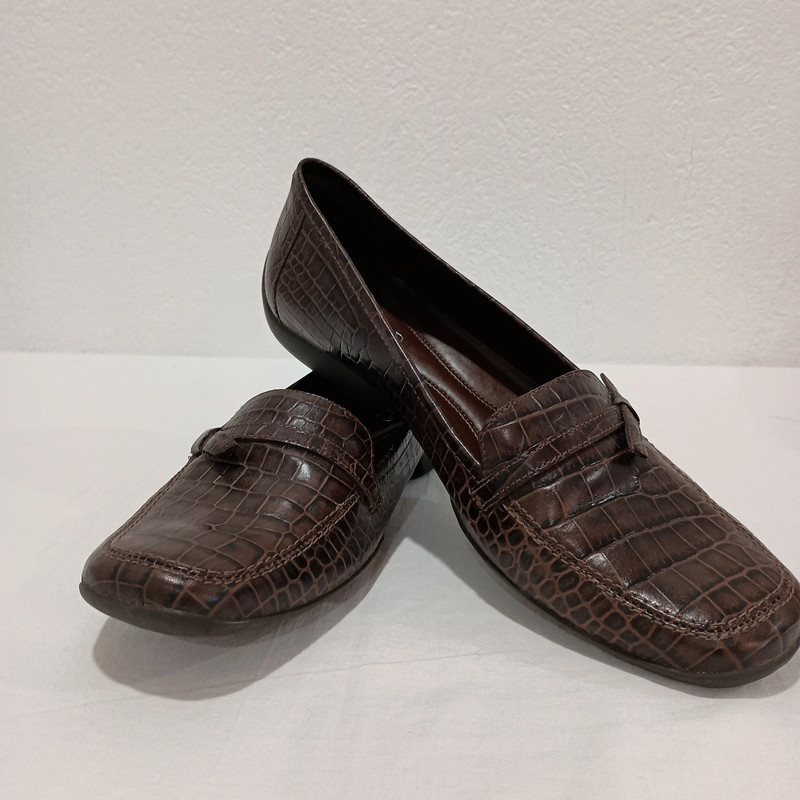 Michelle D Brown Textured Loafers 1