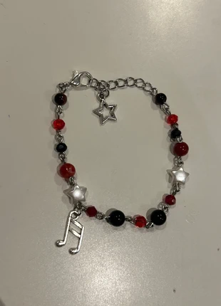 Y2K red breach inspired bracelet, merk: Twenty One Pilots, staat: Nieuw zonder prijskaartje, € 5,50, € 6,48 inclusief Kopersbescherming