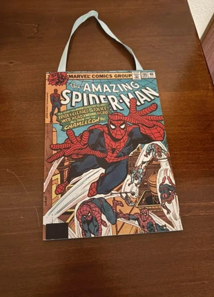 Piccolo quadro Spiderman Marvel Primark, marke: Primark, zustand: Neu, 2,00 €, 2,80 € inklusive Vinted-Käuferschutz