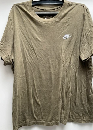 Nike shirt groen khaki, merk: Nike, staat: Goed, maat: L, € 9,00, € 10,15 inclusief Kopersbescherming