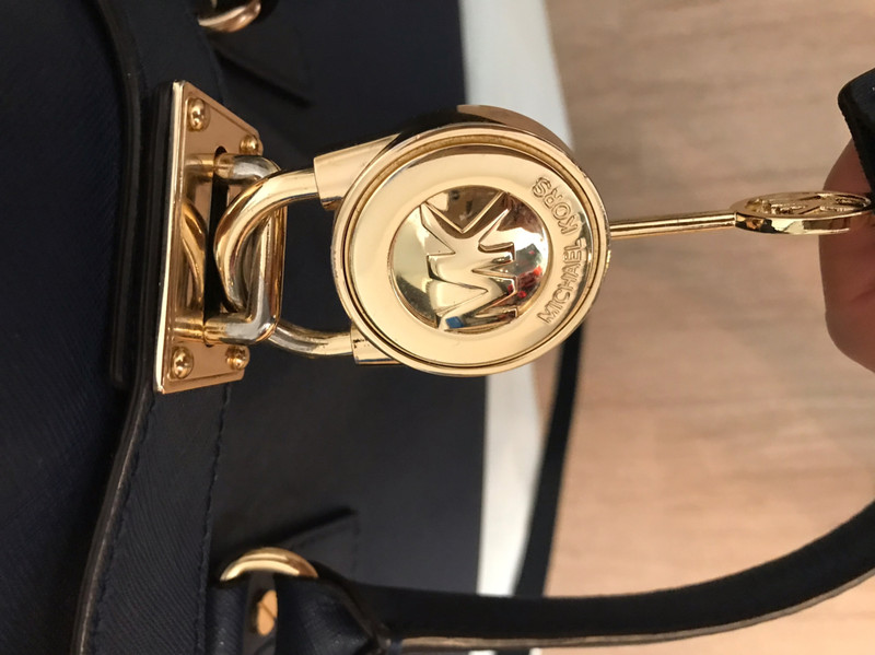 Michael Kors Hamilton LG EW Tote in Navy Blue 100 original Vinted