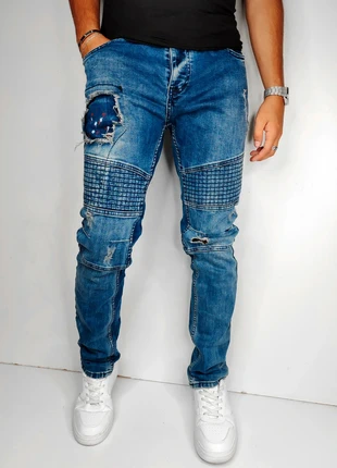 Jean bleu troué à rainures club ju T.44, marque: Club JU, état: Très bon état, taille: XL, 12,00 €, 13,30 € Protection acheteurs (Pro) incluse