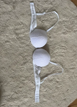 Weißes spitzen push up BH rüchen, marque: Sonstiges, état: Très bon état, taille: 90B, 8,00 €, 9,10 € Protection acheteurs incluse