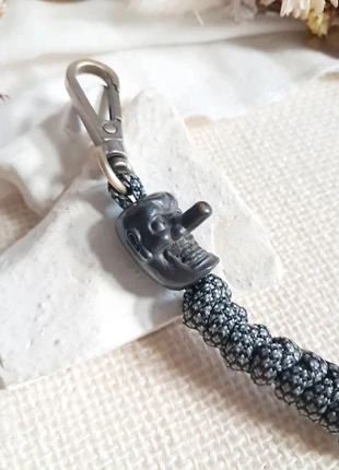 Porte-clés masque Tengu japonais noir en laiton, marke: Japan Style, zustand: Sehr gut, 15,00 €, 16,45 € beinhaltet Vinted-Käuferschutz Pro