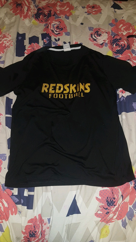Red skins football tee-shirt 1