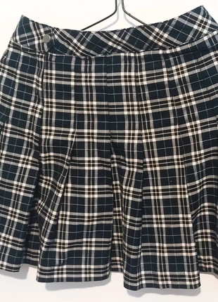 Jupe plissée à carreaux noir/blanc H&M Divided – Taille 34 / XS, marque: H&M Divided, état: Très bon état, taille: XS / 34 / 6, 5,00 €, 5,95 € Protection acheteurs incluse