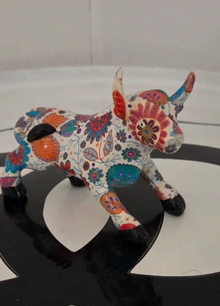 Statuette taureau coloré  – style bohème / pop art – déco originale et artisanale, merk: Boutique indépendante, staat: Heel goed, € 9,00, € 10,15 inclusief Kopersbescherming