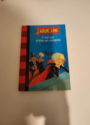 j'aime lire c'est dur d'être un vampire , état: Très bon état, 1,00 €, 1,75 € Protection acheteurs incluse