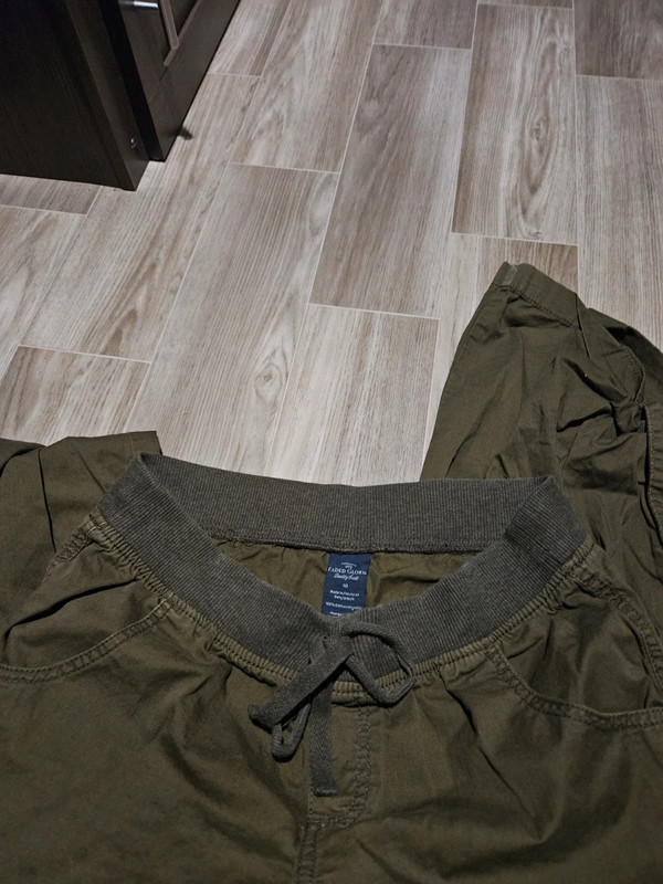 Womens army color cargo pants 3