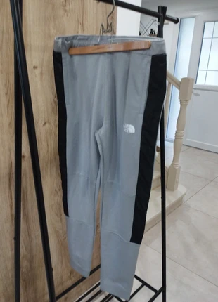 Bas jogging The North Face, marca: The North Face, estado: Muy bueno, tamaño: XXL, 20,00 €, 21,70 € Protección al comprador incluida