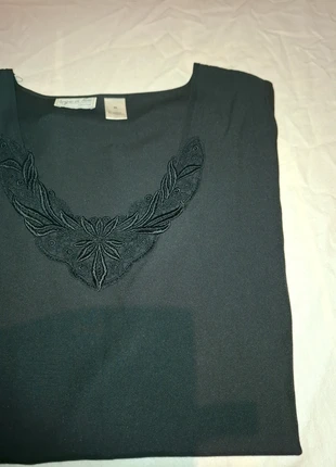 T-shirt noire avec détaille, marque: Sergio di Fiori, état: Très bon état, taille: 9XL / 58 / 30, 4,50 €, 5,43 € Protection acheteurs incluse