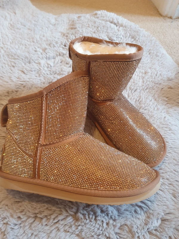 Australia luxe collective brand new size 4 fur linned boots gold