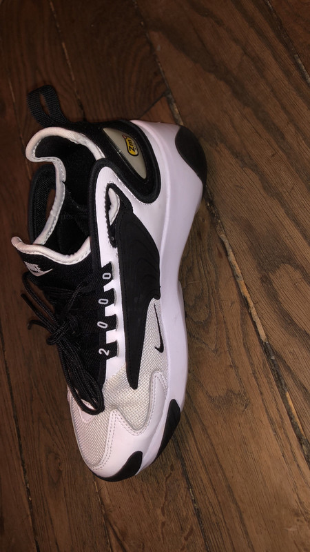 Nike zoom 2000 noir top et blanc