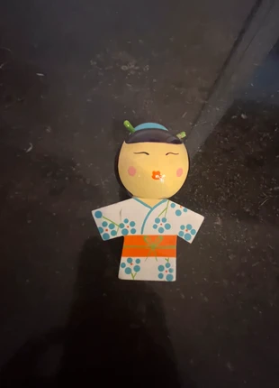 Poupée japonaise en bois , zustand: Sehr gut, größe: Einheitsgröße, 3,00 €, 3,85 € inklusive Vinted-Käuferschutz