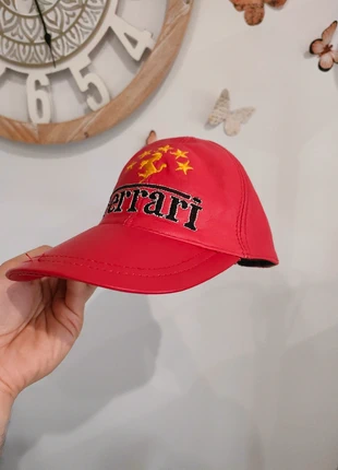 Gorra Ferrari vintage de cuero, brand: Ferrari, condizioni: Ottime, taglia: Taglia unica, €8.00, €9.10 include la Protezione acquisti
