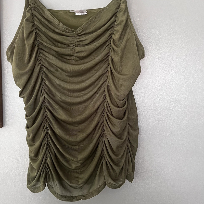 Green ruffled tank 2