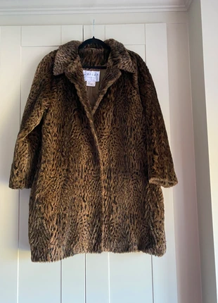 Vintage Jaeger Faux Fur Coat in Leopard Print – UK 10, brand: Jaeger, condition: Very good, size: M / 38 / 10, €90.00, €95.20 includes Buyer Protection