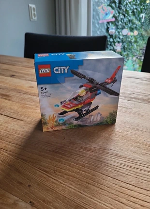 NIEUW Lego helikopter (Fire rescue helicopter) nummer 60411, merk: LEGO, staat: Nieuw zonder prijskaartje, maat: Universeel, € 5,00, € 5,95 inclusief Kopersbescherming