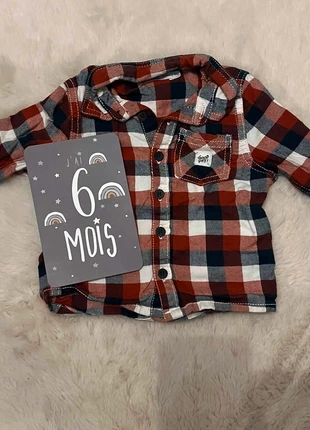 Chemise 6 mois, merk: Gémo, staat: Heel goed, maat: 6-9 maanden / 68 cm, € 2,00, € 2,80 inclusief Kopersbescherming