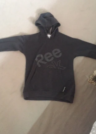 Pull reebok noir , marque: Reebok, état: Satisfaisant, taille: 13 ans / 158 cm, 5,00 €, 5,95 € Protection acheteurs incluse