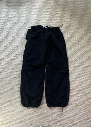 Parachute Pants, marke: Bershka, zustand: Sehr gut, größe: M / 38 / 10, 10,00 €, 11,20 € inklusive Vinted-Käuferschutz