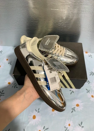 adidas forum 84 low plata 43 nuevos hombre, marque: adidas, état: Neuf avec étiquette, taille: 43, 75,00 €, 79,45 € Protection acheteurs incluse