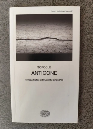 Libro “Sofocle Antigone” Einaudi teatro, état: Très bon état, 4,99 €, 5,94 € Protection acheteurs incluse