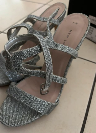 Chaussures à talons argenté, merk: sansnom., staat: Heel goed, maat: 38, € 10,00, € 11,20 inclusief Kopersbescherming